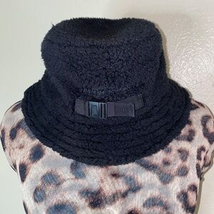 Manastash Fluffy Teddy Buckle Bucket Hat Black 7109101